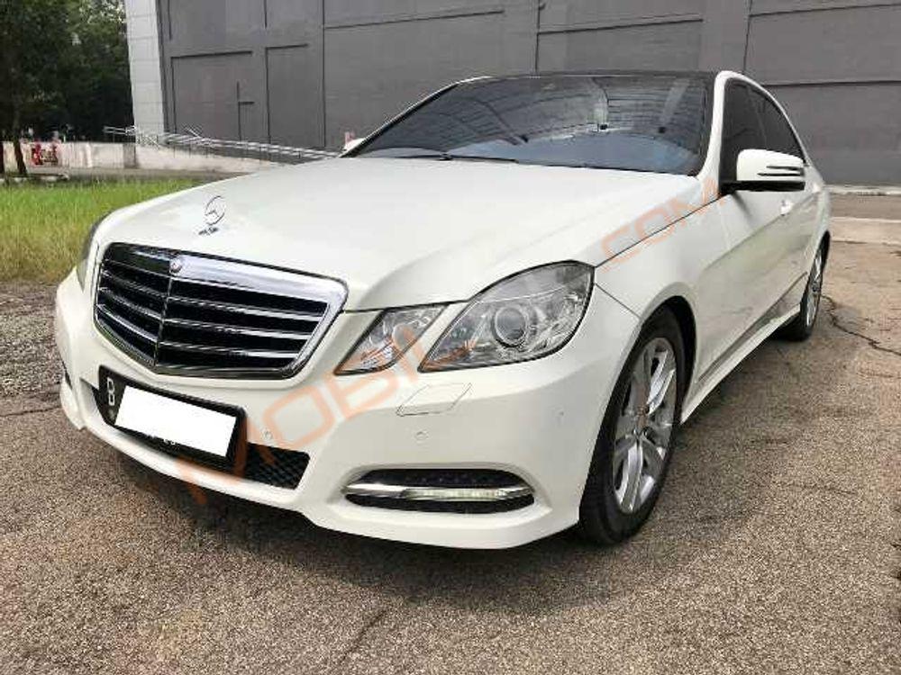 Mobil Mercedes-Benz E-Class 2012