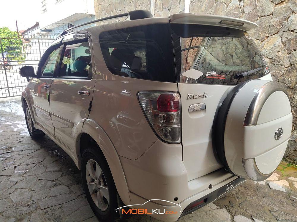 Mobil Toyota Rush 2013