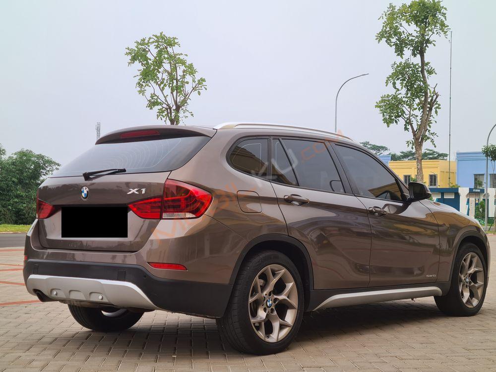 Mobil BMW X1 2013