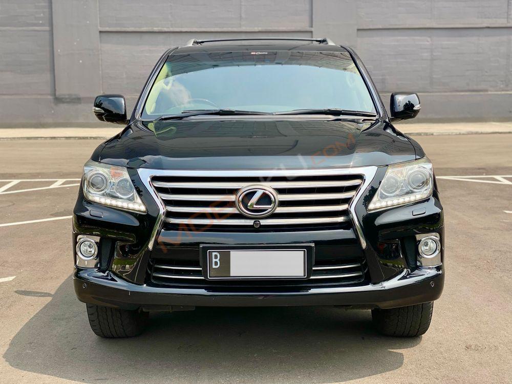 Mobil Lexus LX 2012