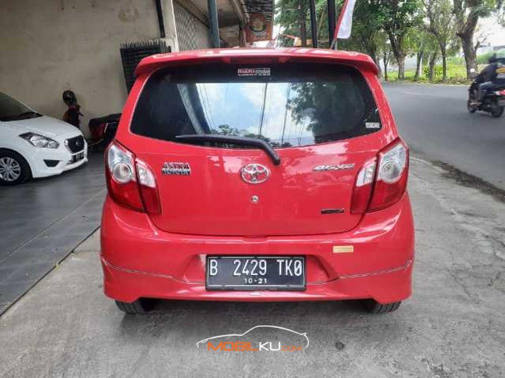 Mobil Toyota Agya 2016