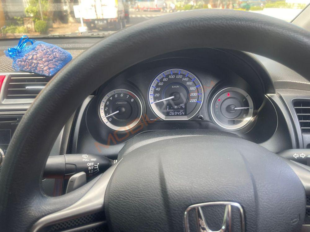 Mobil Honda City Sedan 2013