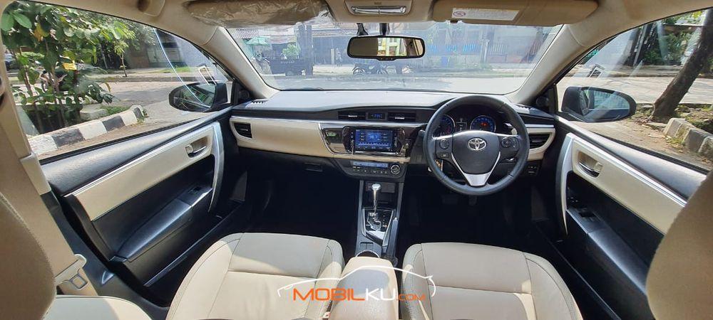 Mobil Toyota Corolla 2016