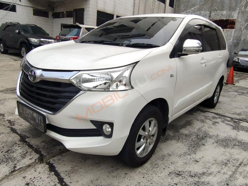 Mobil Toyota Avanza 2015