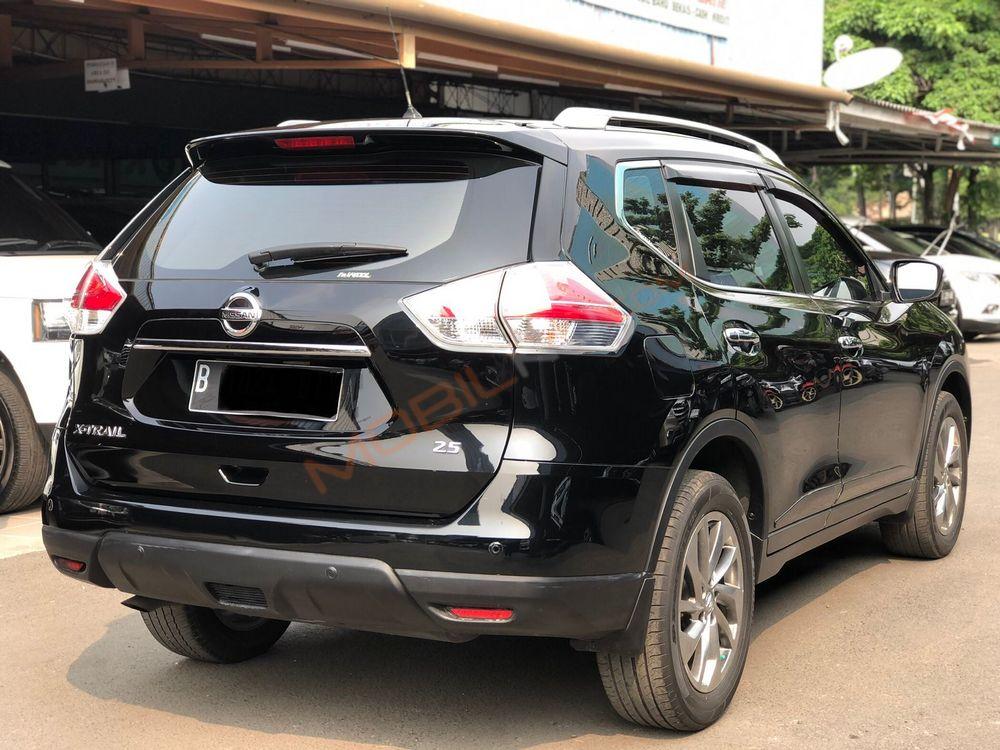 Mobil Nissan X-Trail 2015