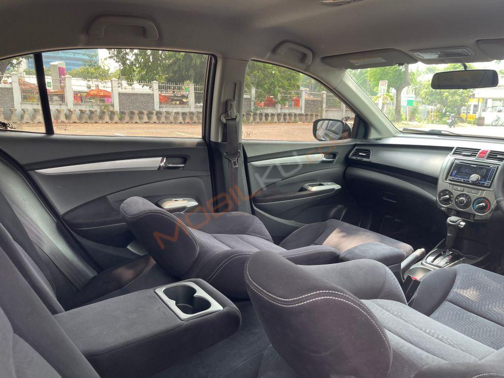 Mobil Honda City Sedan 2012