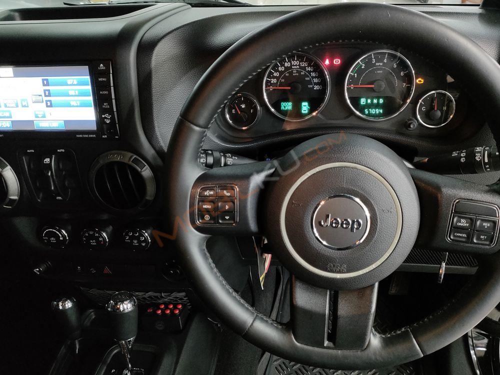 Mobil Jeep Wrangler 2013