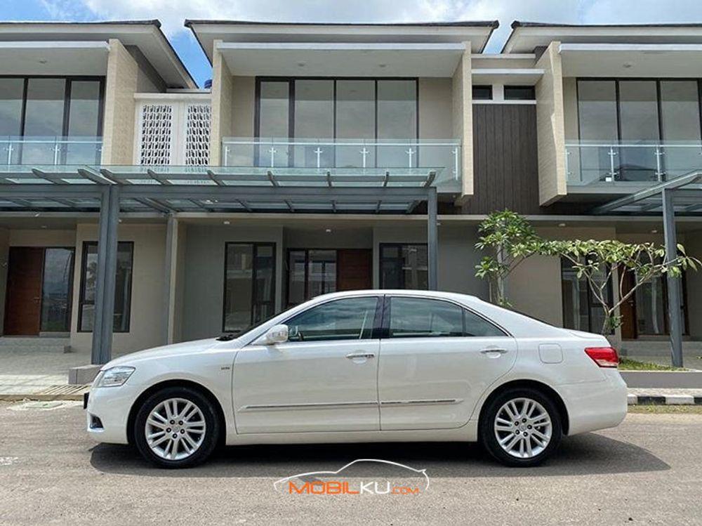 Mobil Toyota Camry 2011