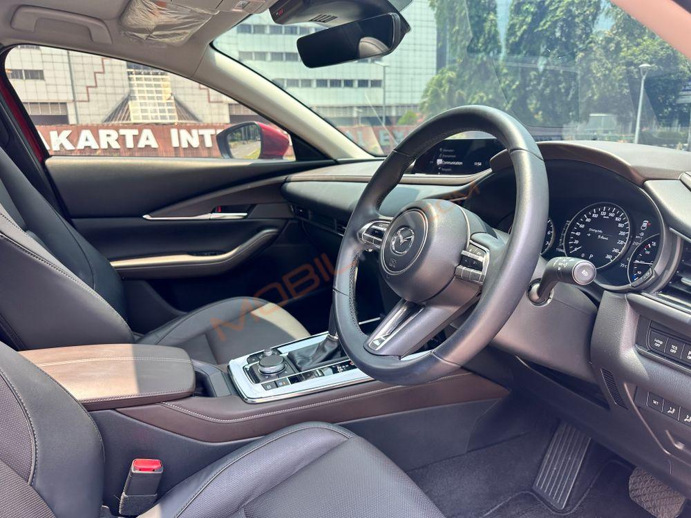 Mobil Mazda CX-30 2023