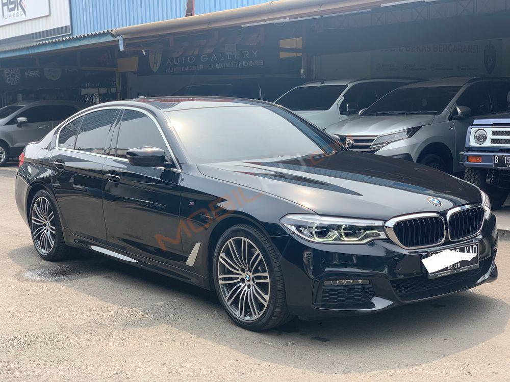 Mobil BMW 5 Series 2020