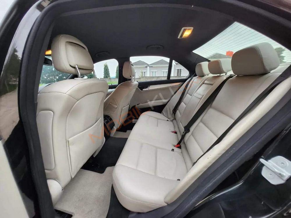Mobil Mercedes-Benz C-Class 2008