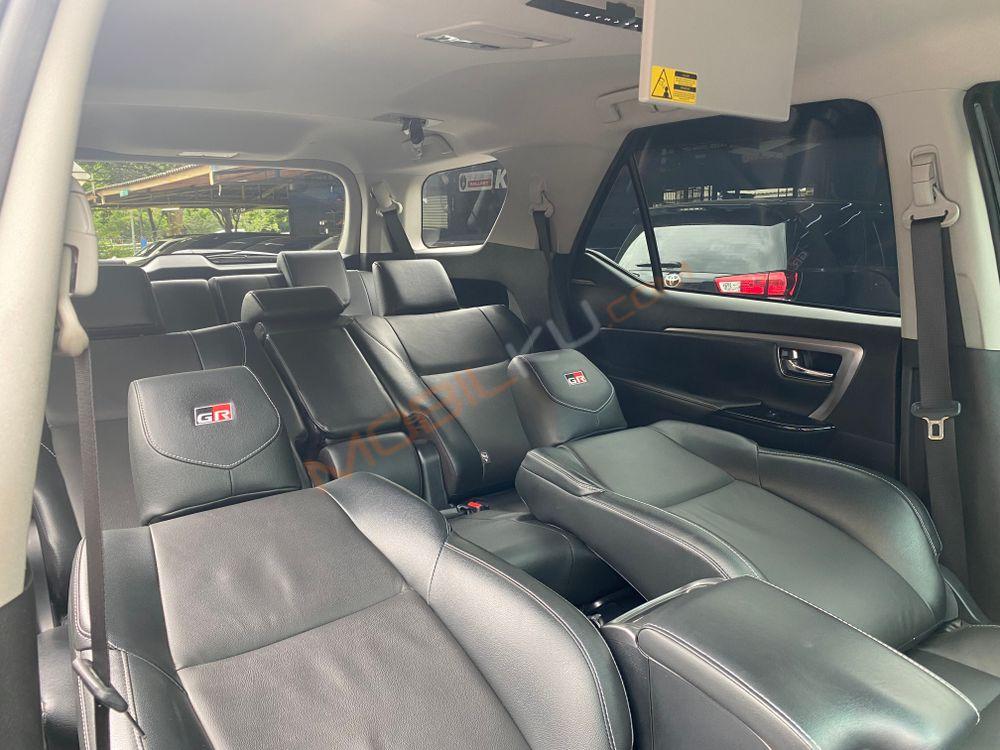 Mobil Toyota Fortuner 2022