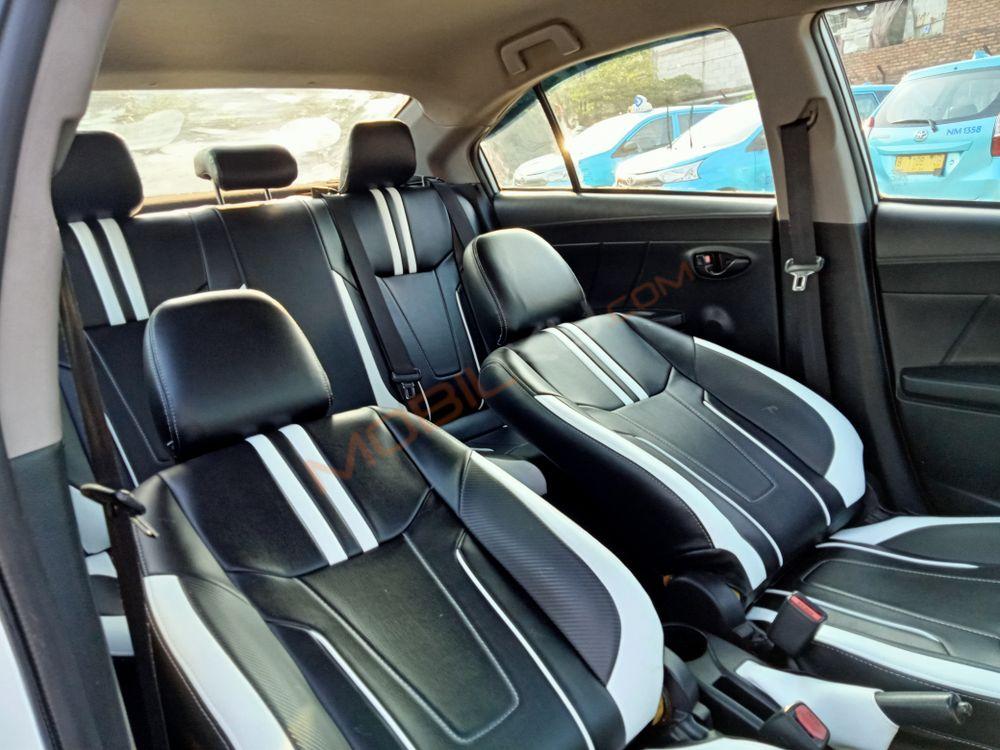 Mobil Toyota Limo 2015