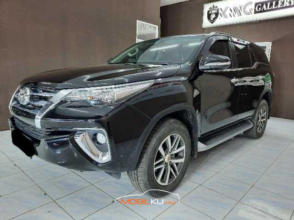 Mobil Toyota Fortuner 2016