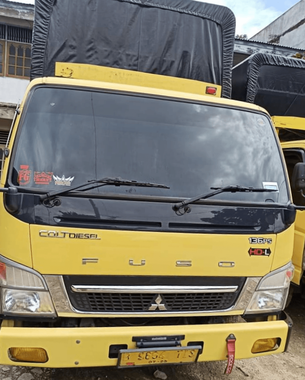 Mobil Mitsubishi Fuso 2019