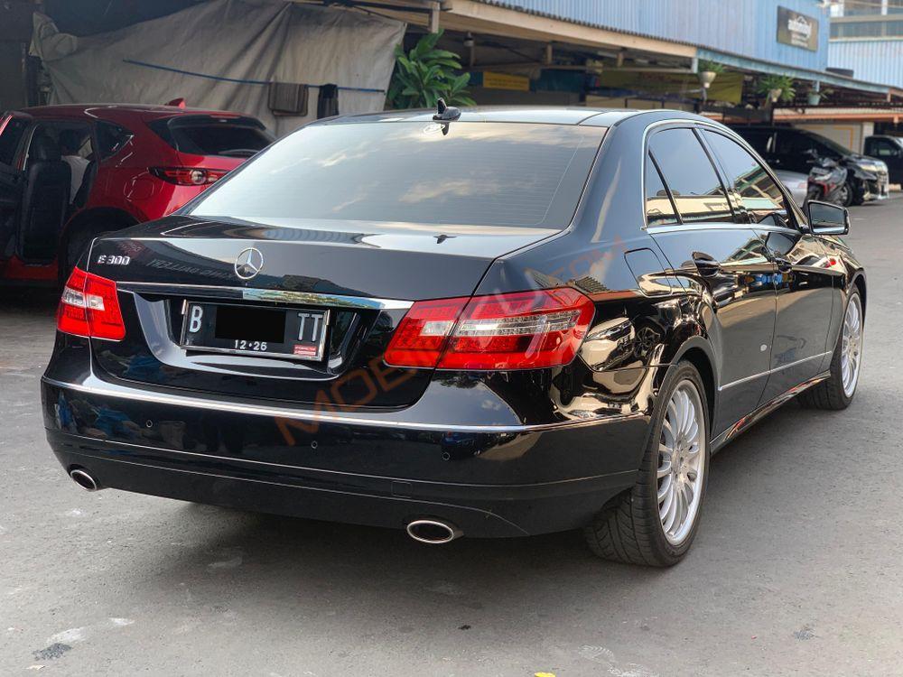 Mobil Mercedes-Benz E-Class 2011