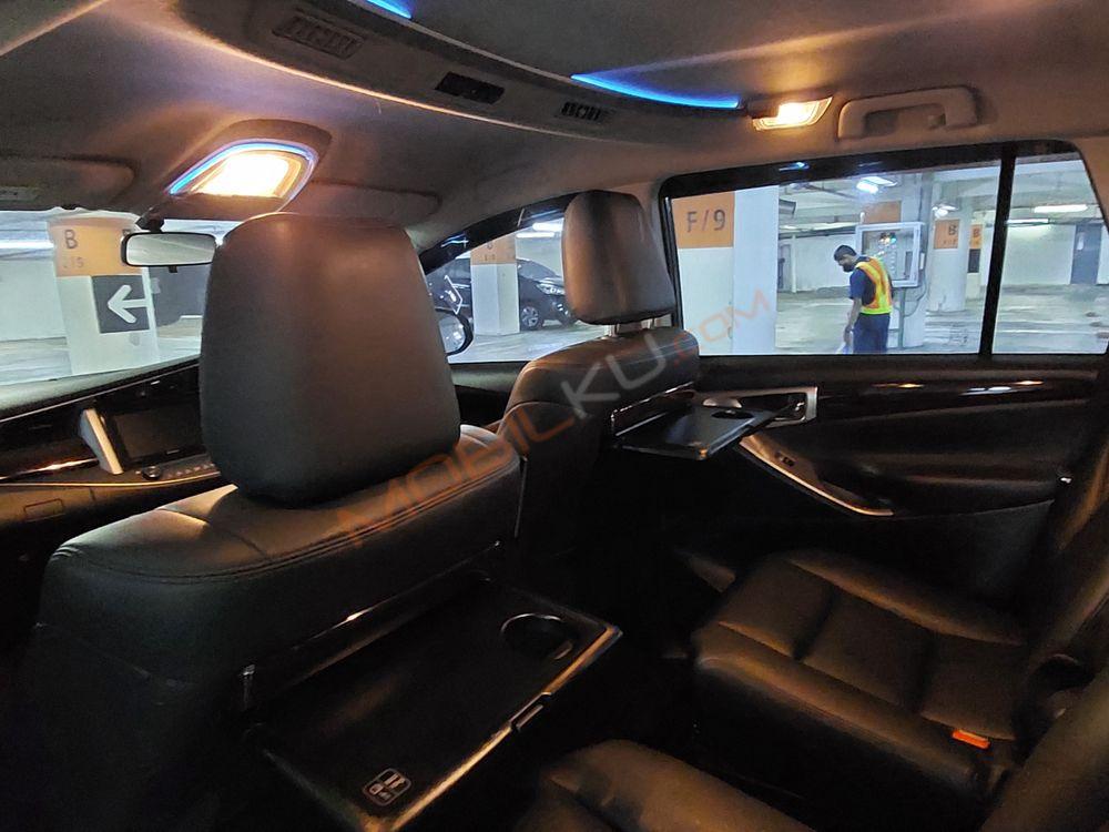 Mobil Toyota Kijang Innova 2018