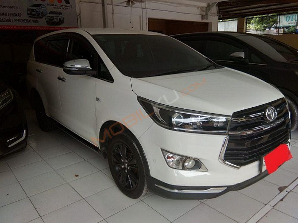 Mobil Toyota Kijang Innova 2017