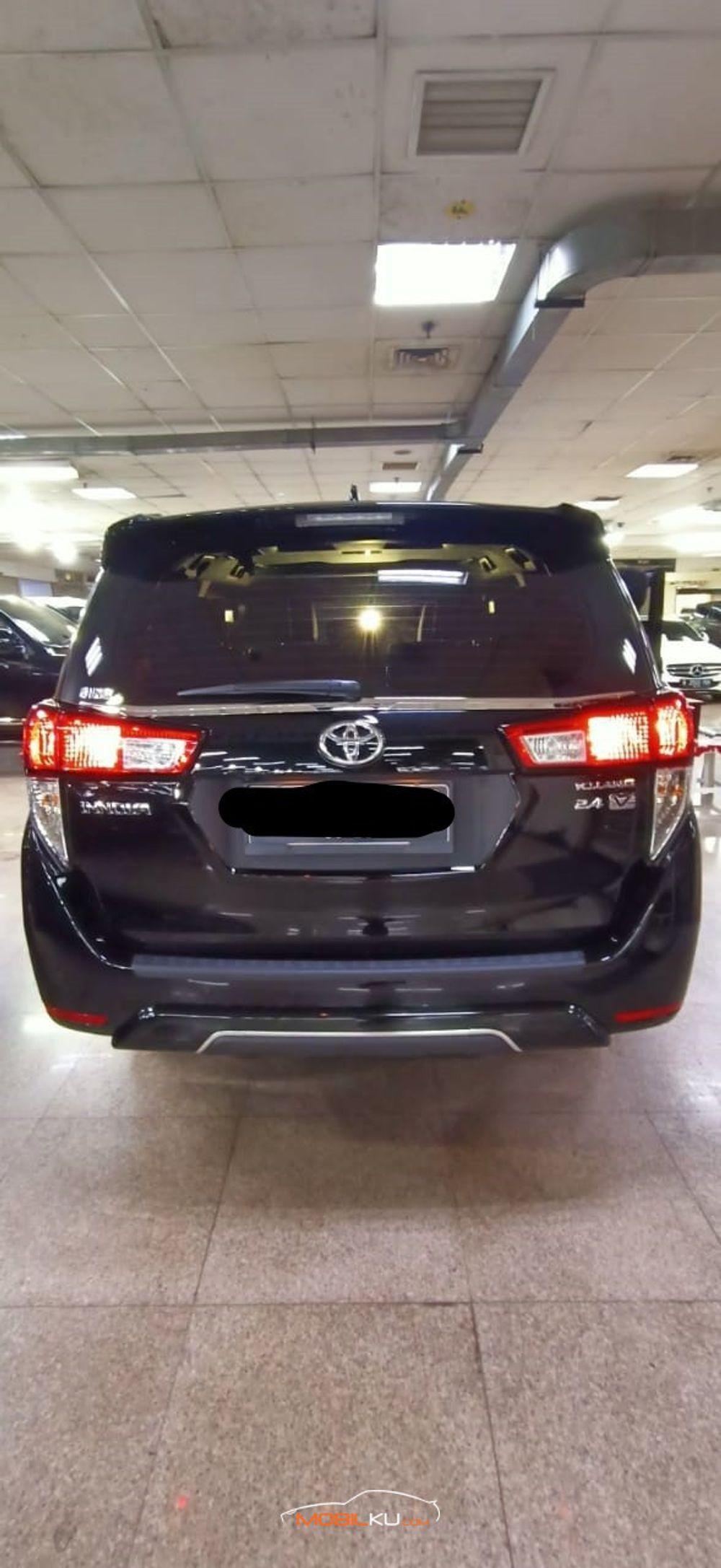 Mobil Toyota Kijang Innova 2021