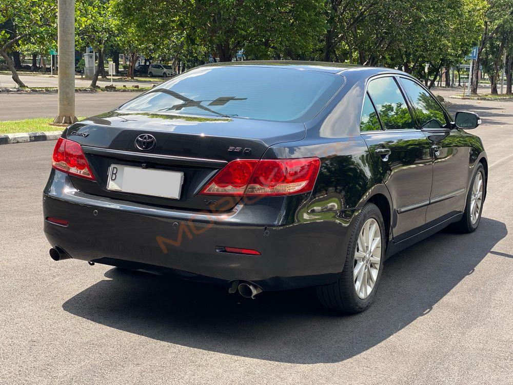 Mobil Toyota Camry 2007