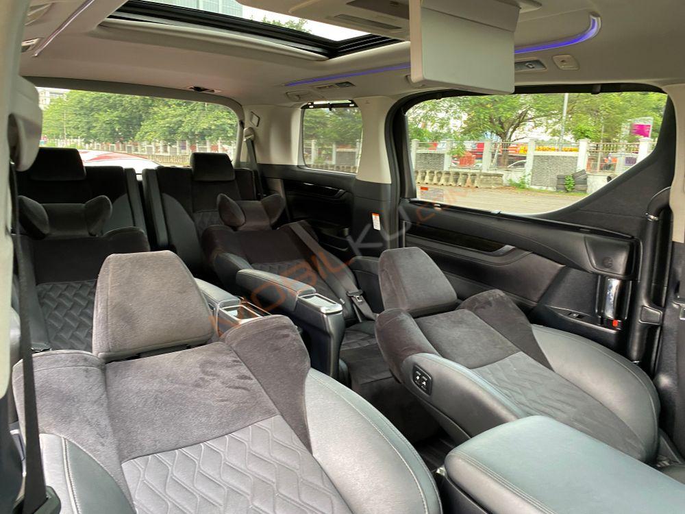 Mobil Toyota Vellfire 2015