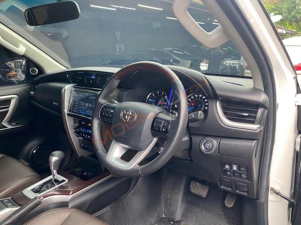 Mobil Toyota Fortuner 2020