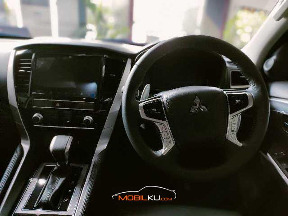 Mobil Mitsubishi Pajero Sport 2021
