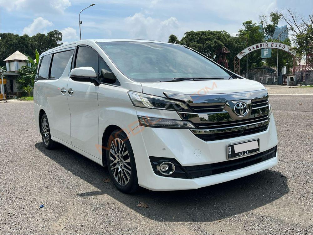 Mobil Toyota Vellfire 2017