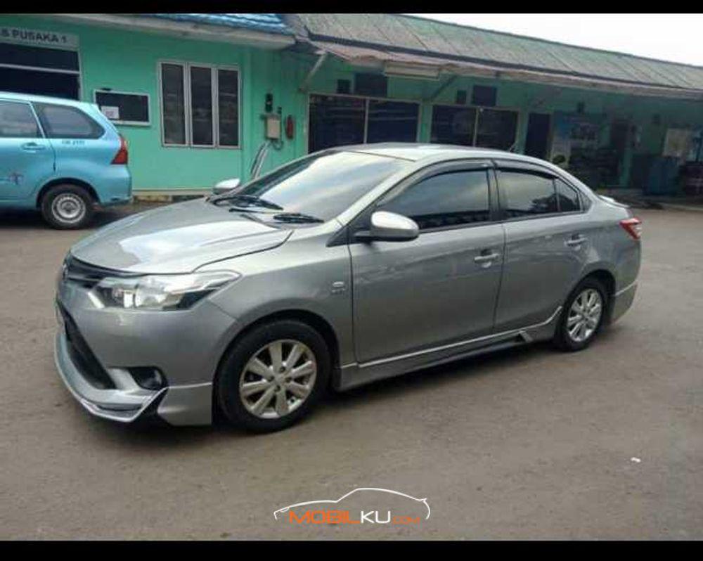 Mobil Toyota Vios 2013