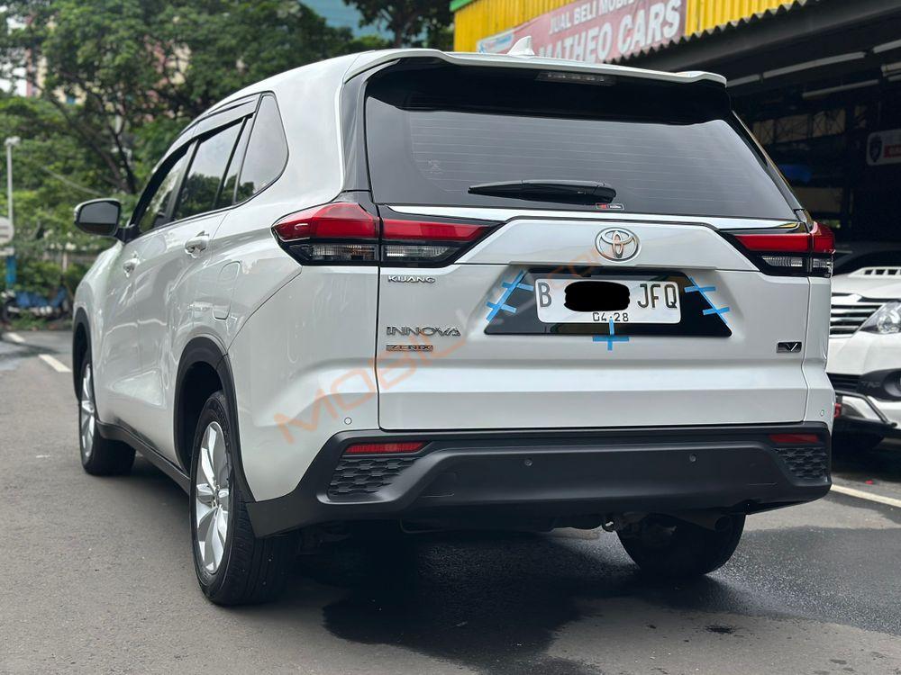 Mobil Toyota Kijang Innova Zenix 2023
