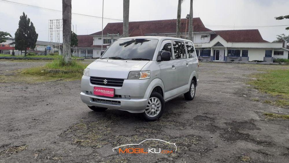 Mobil Suzuki APV 2012
