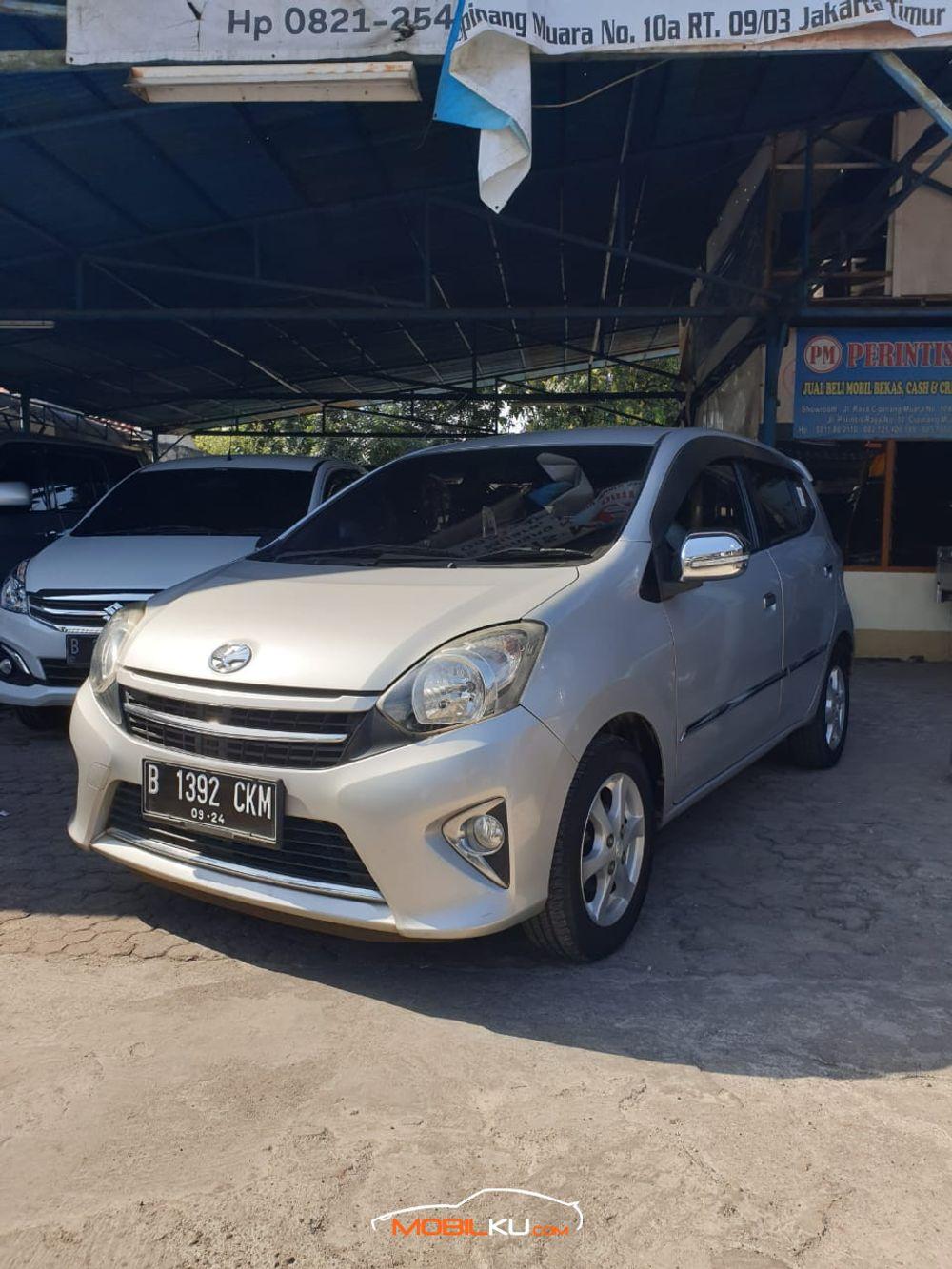 Mobil Toyota Agya 2014