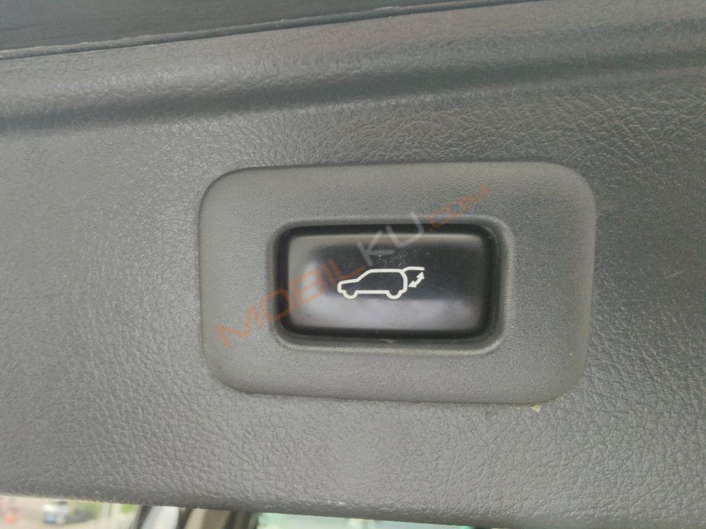 Mobil Toyota Alphard 2014