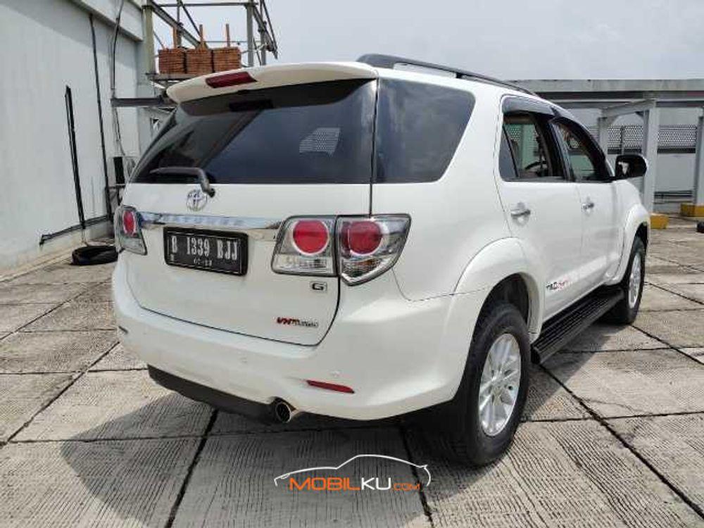 Mobil Toyota Fortuner 2013