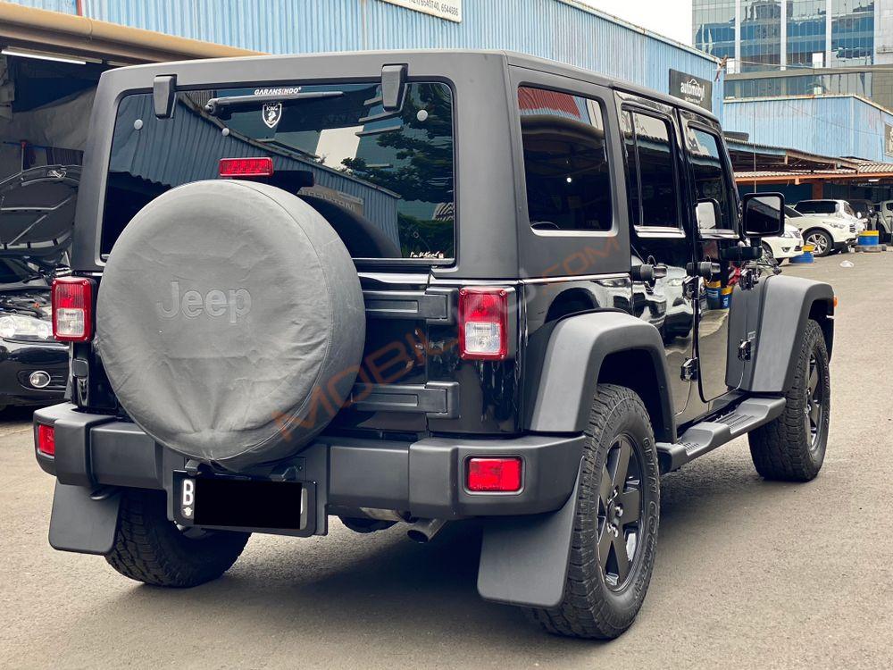 Mobil Jeep Wrangler 2011