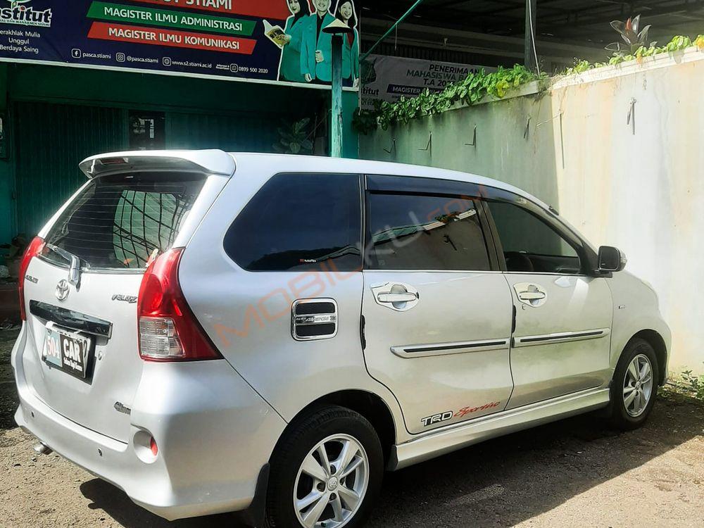 Mobil Toyota Avanza 2013