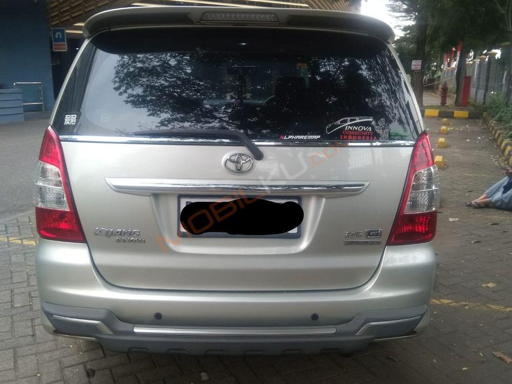 Mobil Toyota Kijang Innova 2013