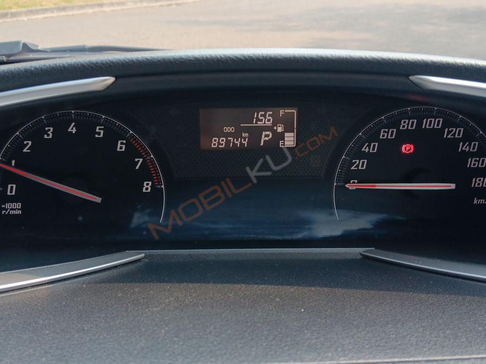 Mobil Toyota Sienta 2018