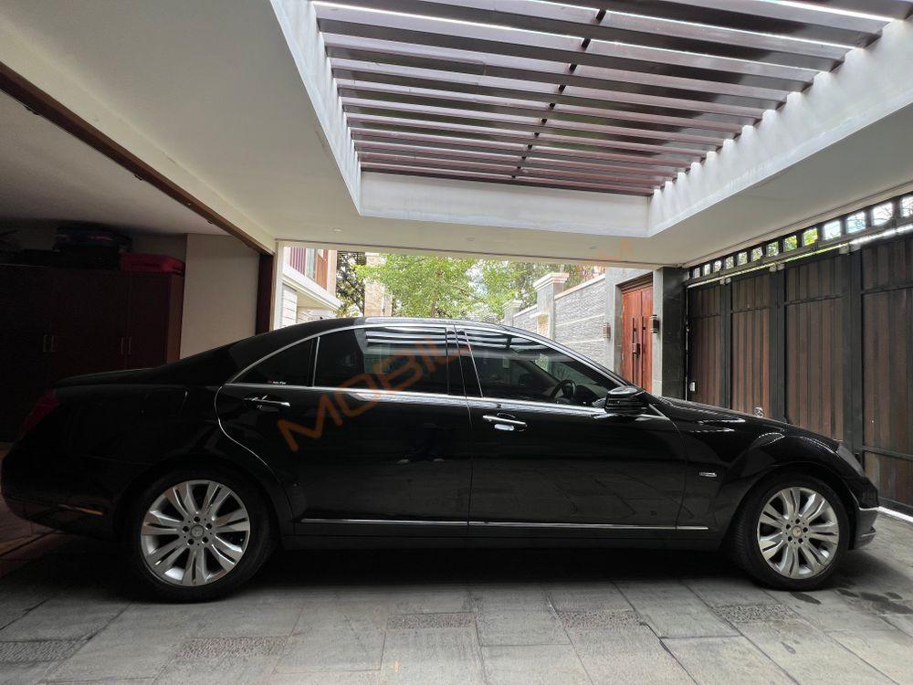 Mobil Mercedes-Benz S-Class 2012