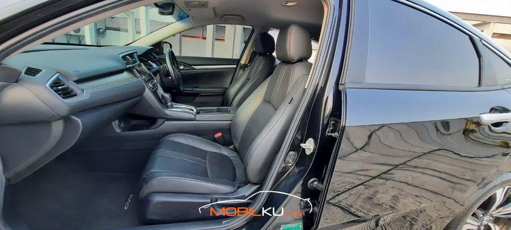 Mobil Honda Civic Sedan 2016