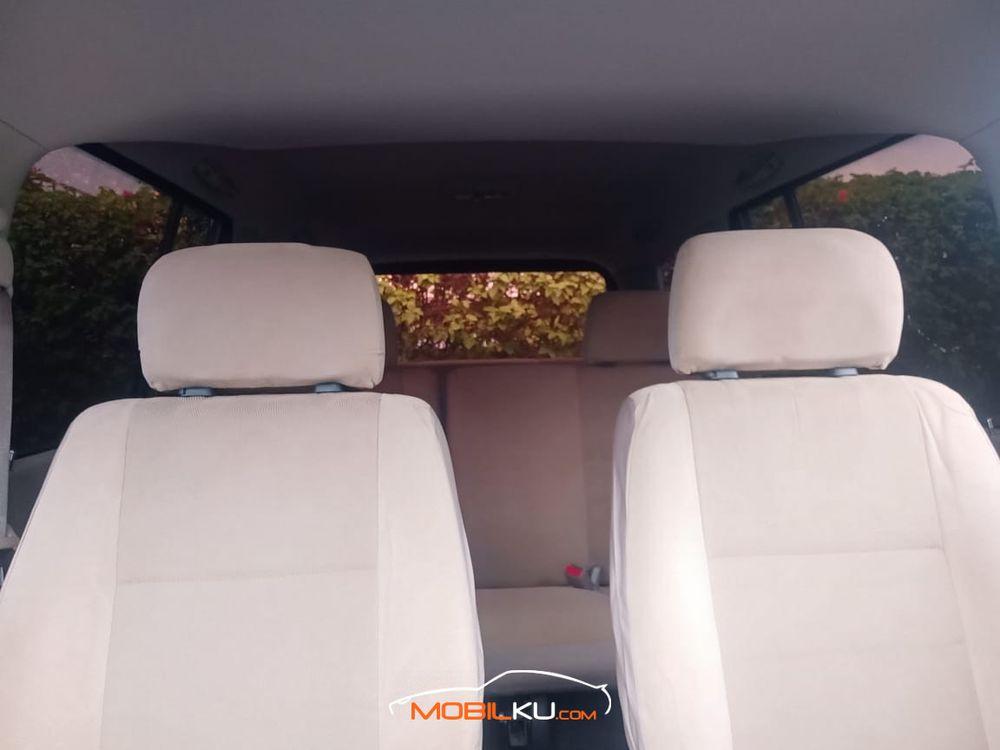 Mobil Suzuki APV 2015