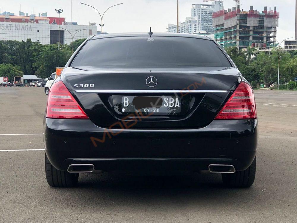 Mobil Mercedes-Benz S-Class 2011