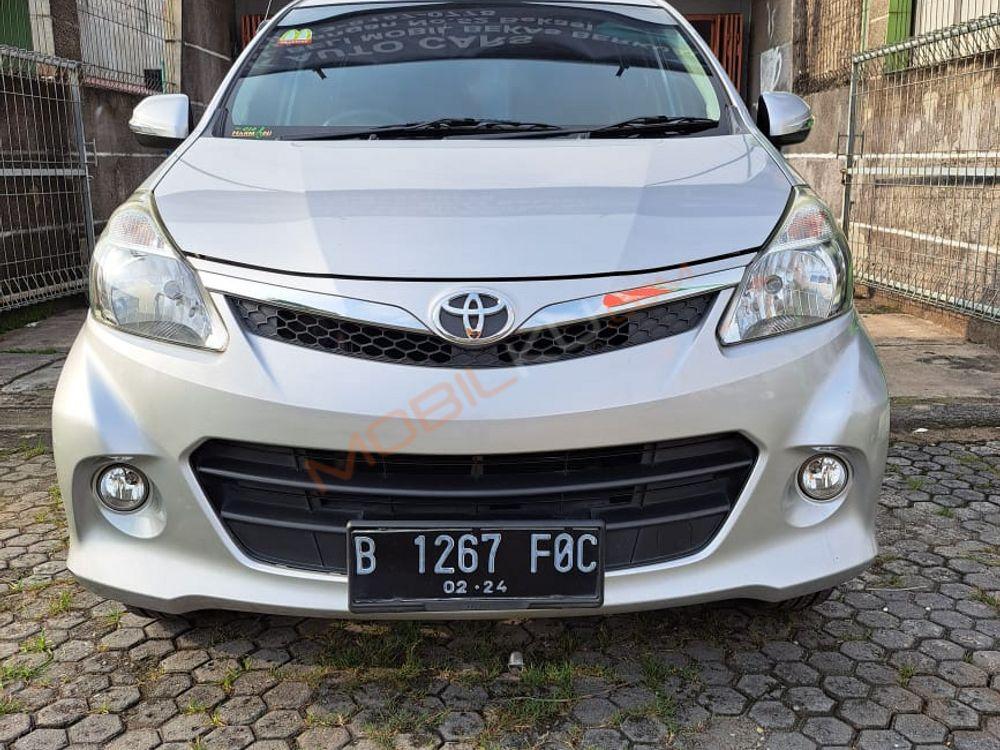 Mobil Toyota Avanza 2014