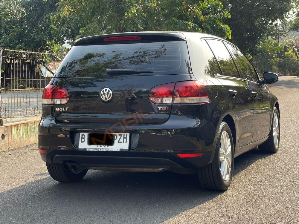 Mobil Volkswagen Golf 2013