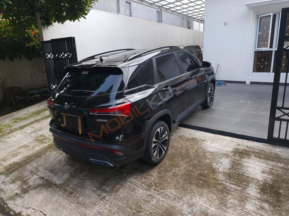 Mobil Wuling Almaz 2023