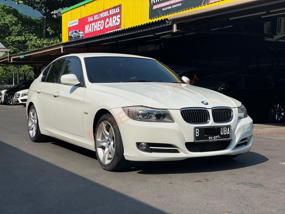 Mobil BMW 3 Series 2011