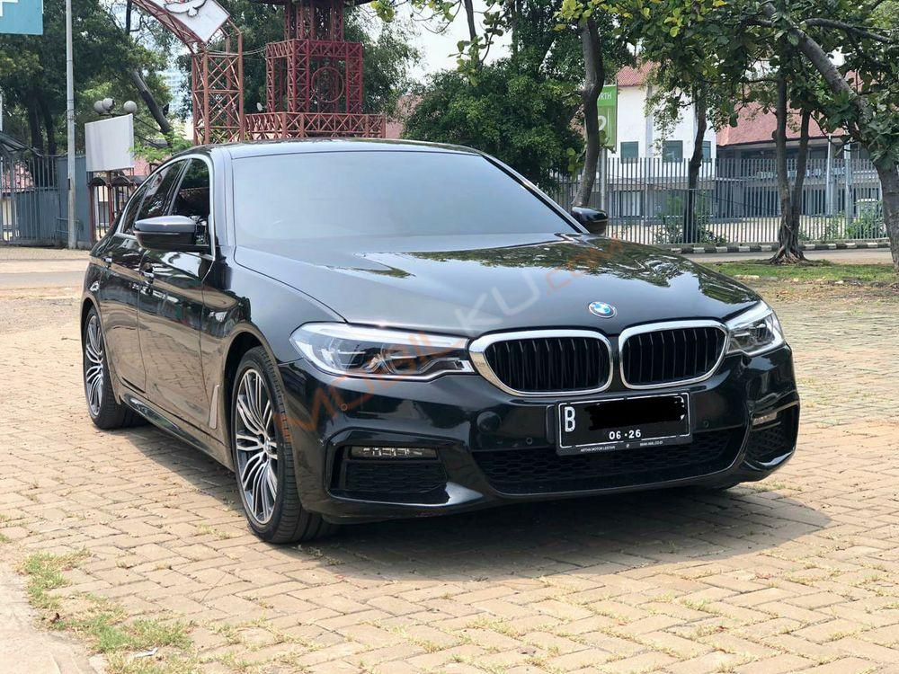 Mobil BMW 5 Series 2020