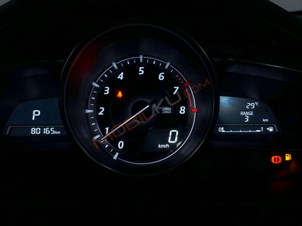 Mobil Mazda 2 Hatchback 2016