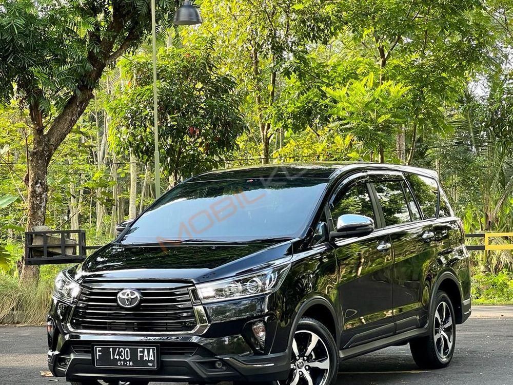 Mobil Toyota Kijang Innova 2021