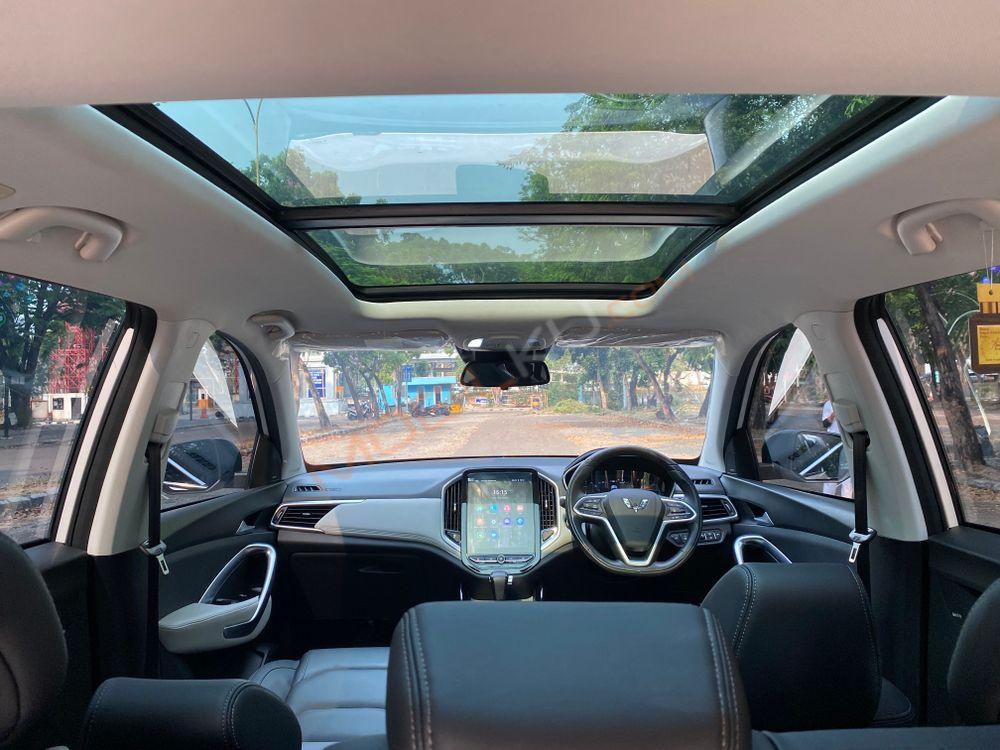 Mobil Wuling Almaz 2022